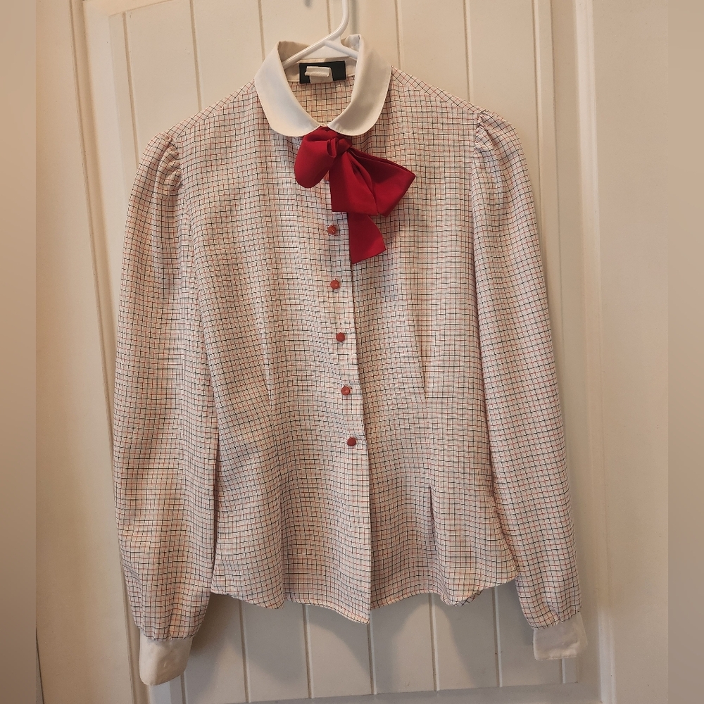 That’s Me (USA), Vintage-inspired, White long sleeve blouse w/ black & red check